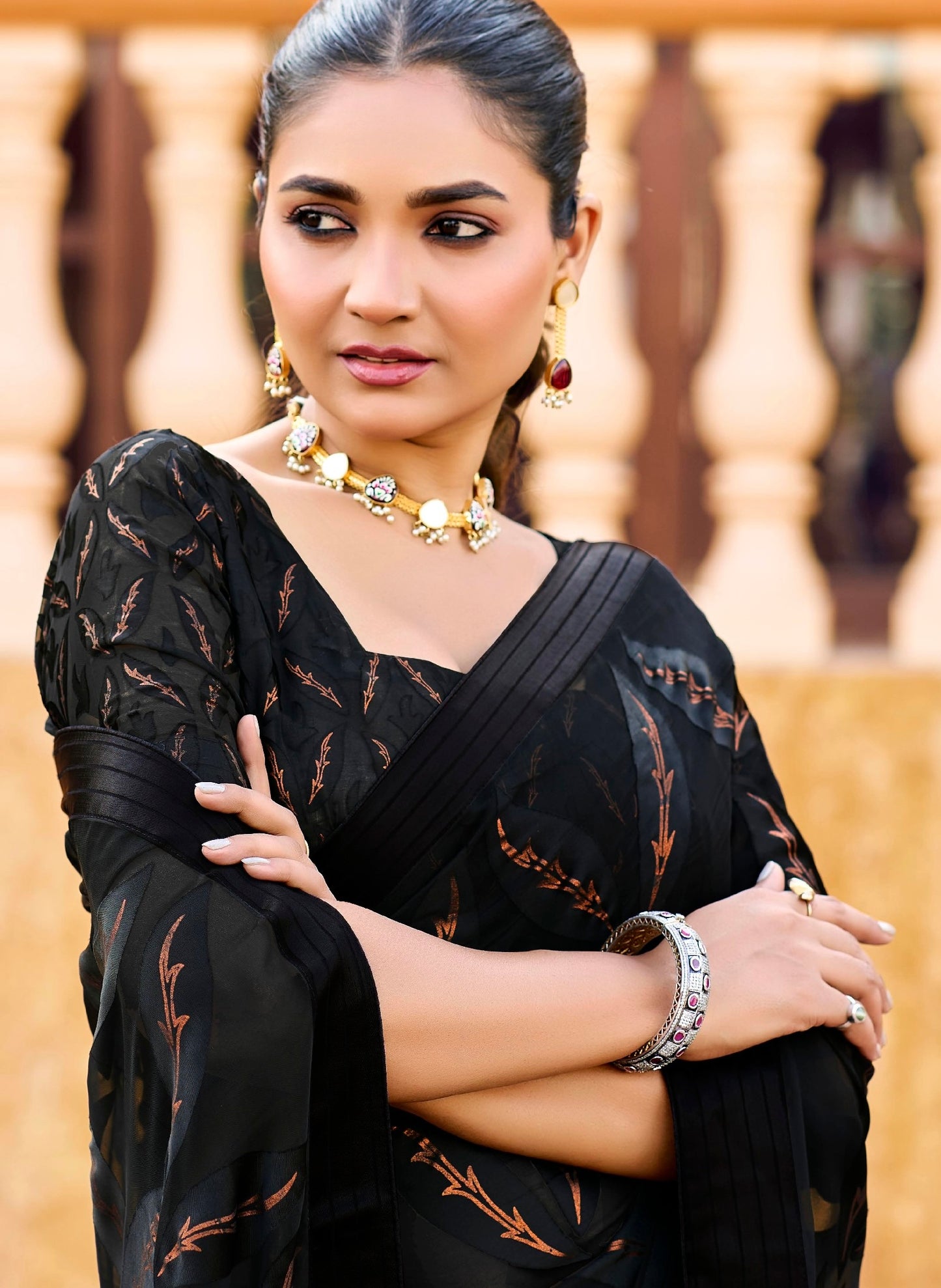 Black Abstract Pure Brasso Saree with Solid Pleats Border – Stylish Everyday & Party Wear Saree with Matching Blouse Piece