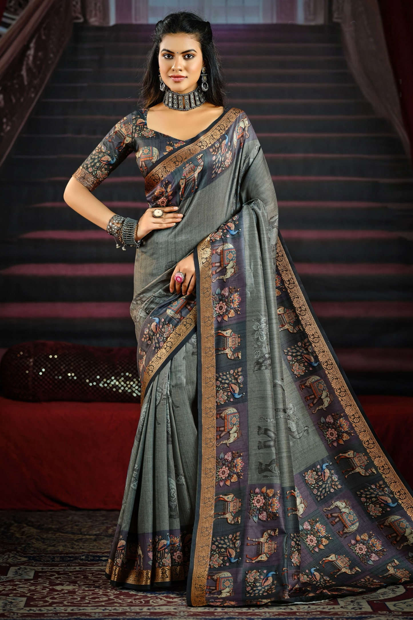 Graceful Grey Saree with Elegant Animal and Floral Motifs, Highlighted by Richly Detailed Pallu and Border, Perfect for Festive and Traditional Occasions