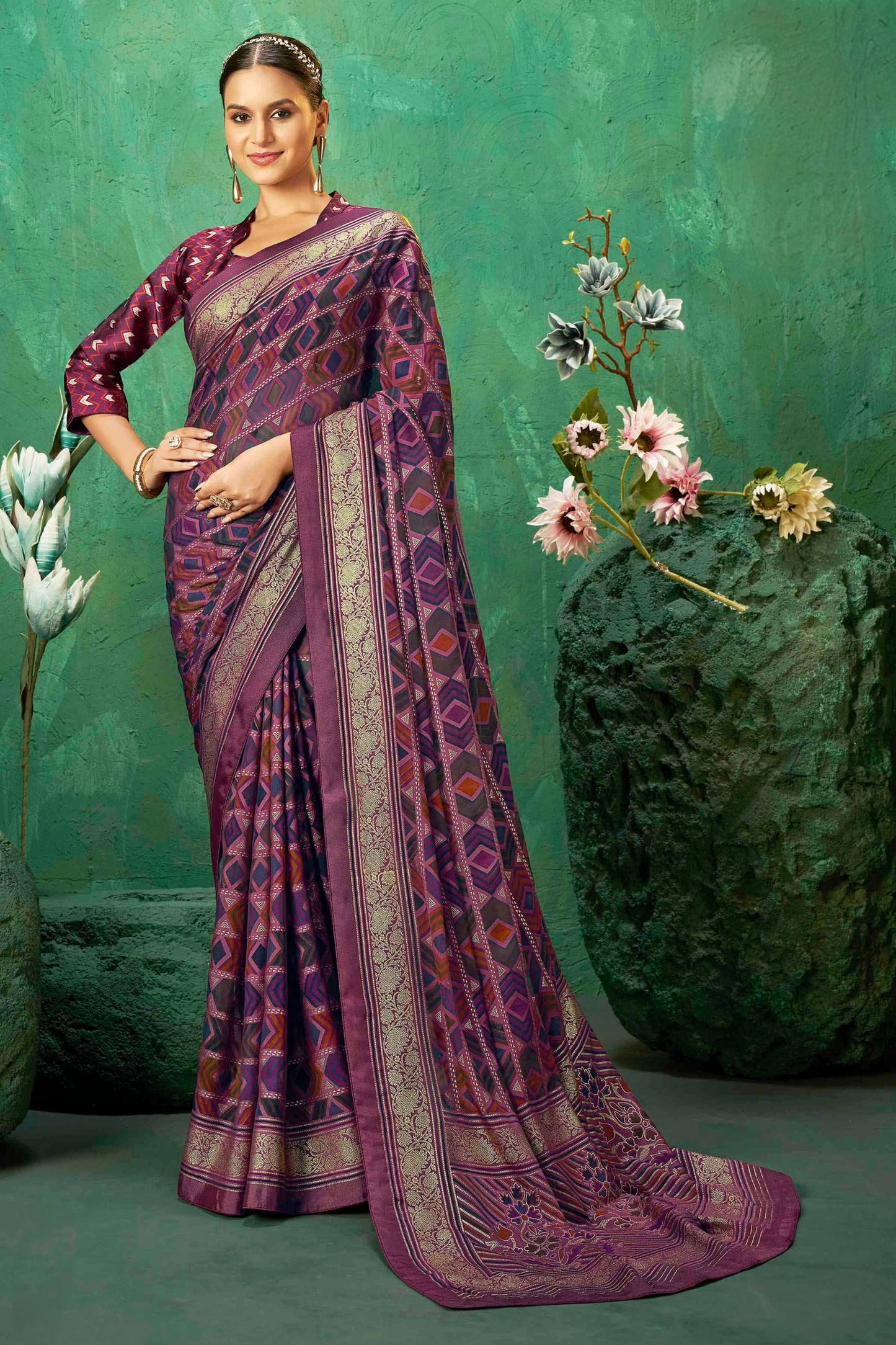 Exclusive Brasso fabric with Contemporary Geometric Pattern with luxurious Metallic border for Day Long Comfort.