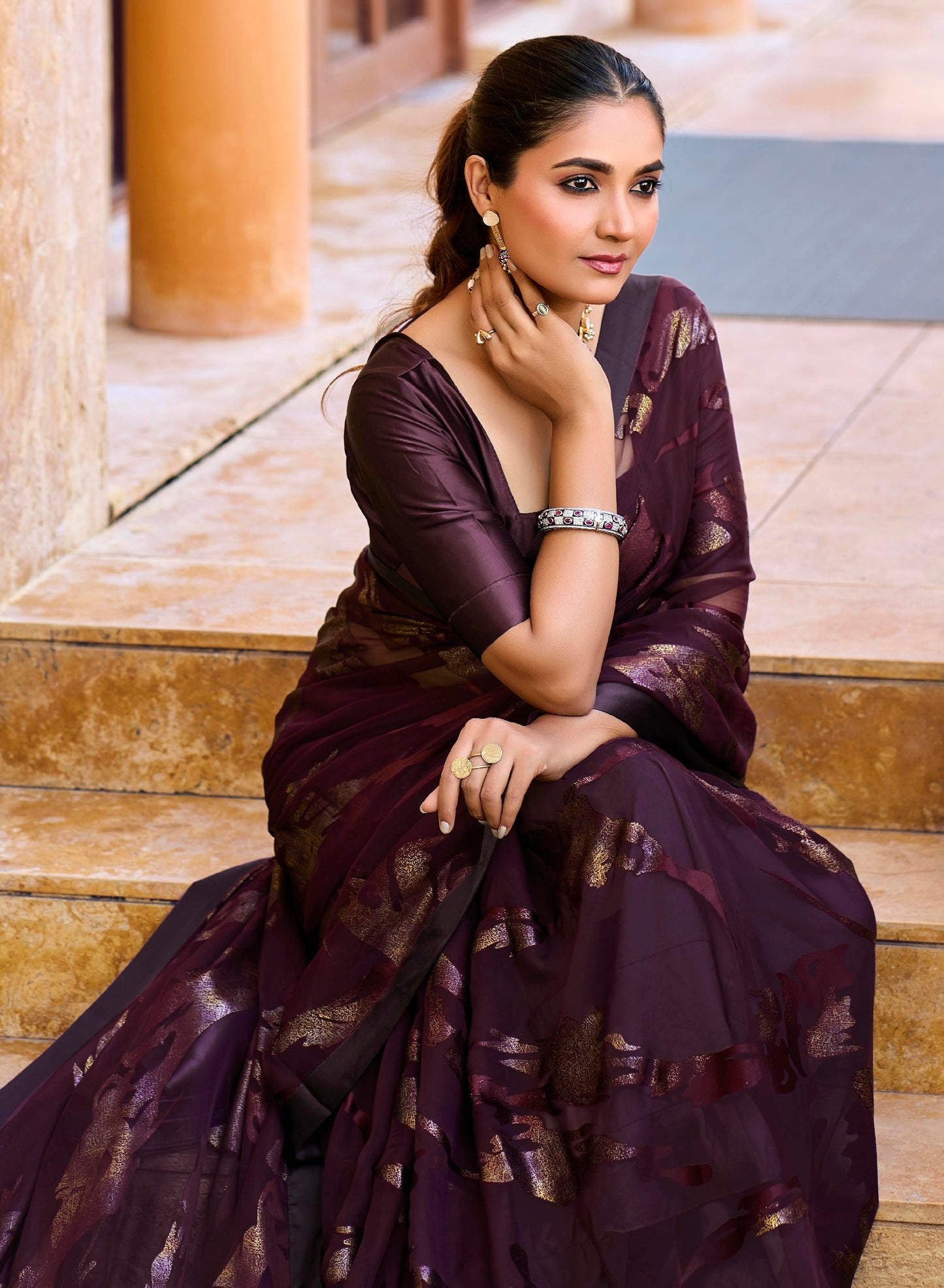 Elegant Wine Purple Metallic Pure Brasso Saree with Solid Border – Premium Party & Reception Wear Saree with Matching Designer Blouse Piece