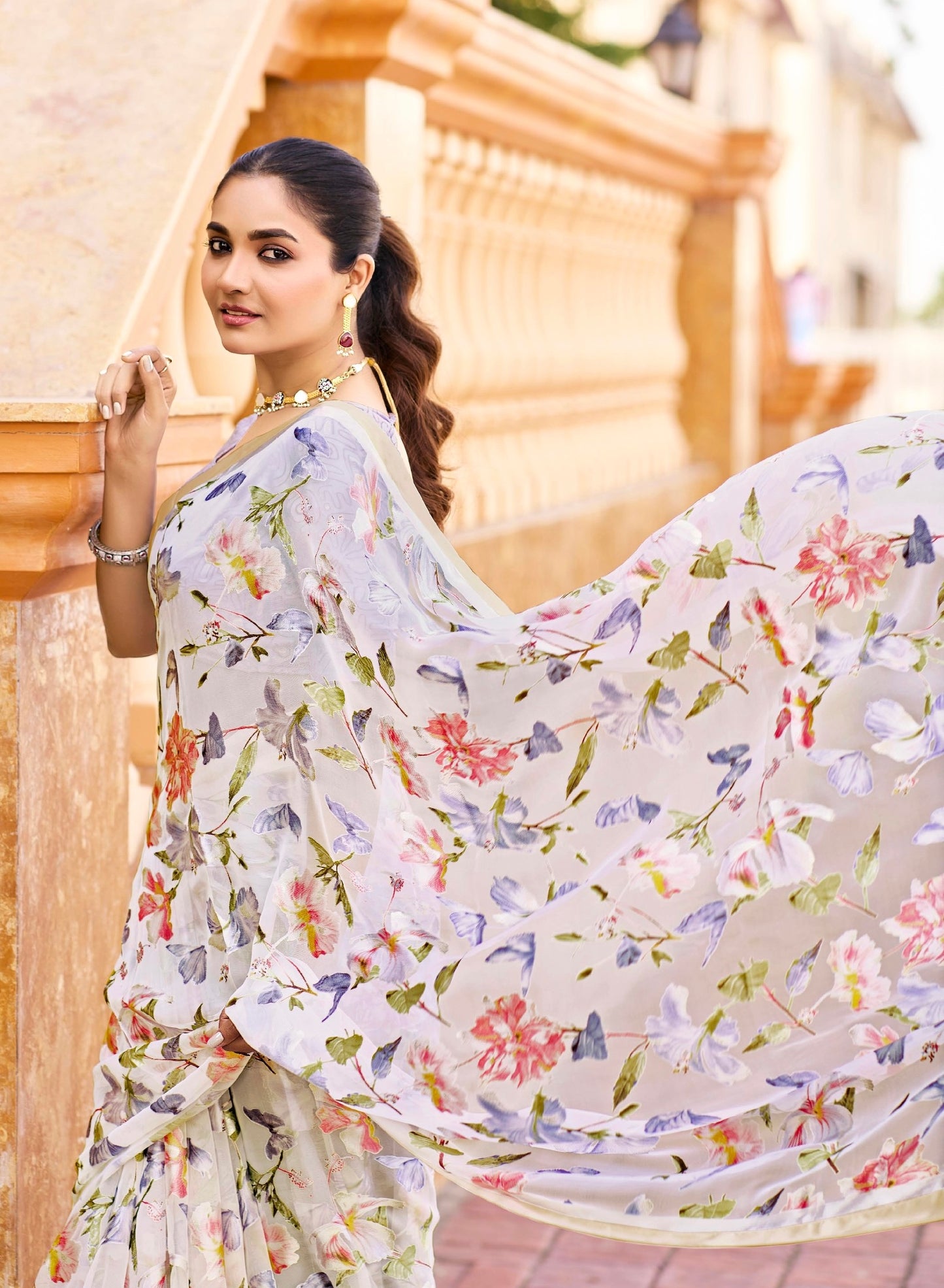 Pastel Cream Floral Pure Brasso Saree with Contrast Blouse – Lightweight Festive & Day Party Wear Saree with Matching Blouse Piece